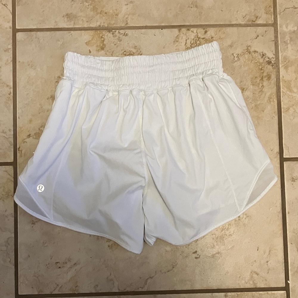 Lululemon Hotty Hot Low-Rise Lined Short 4" - Picture 2 of 4